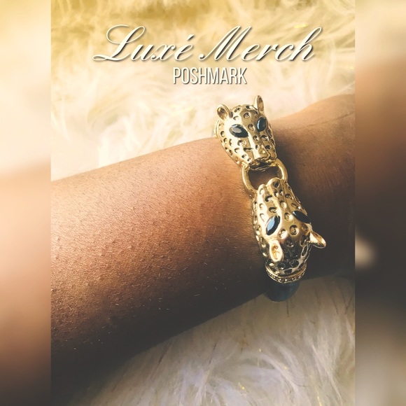 Vintage🐆 Leopard/Jaguar Black Enamel Gold Tone Cuff Hinge Bracelet/Bangle - Picture 2 of 5